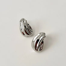 Nanae Stud Earrings - Silver