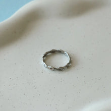 Crisscross Ring - Silver