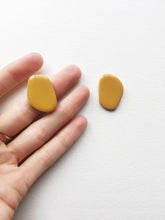 Isle Stud Earrings - Mustard