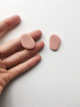 Isle Stud Earrings - Pink