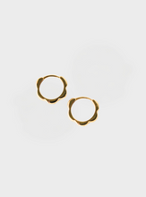 Scalloped Hoop Earrings - Gold