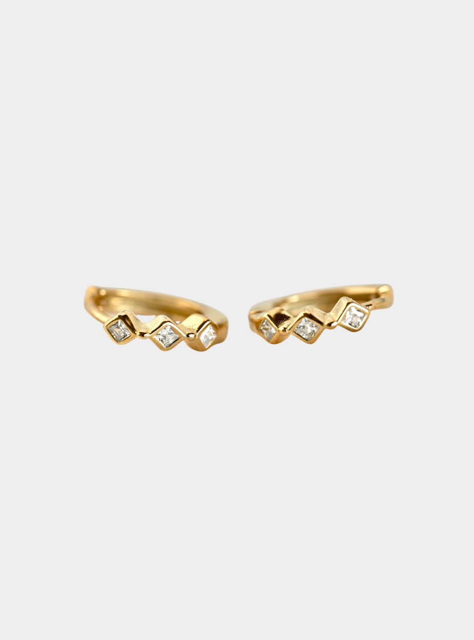 Graya Huggie Hoop Earrings - Gold
