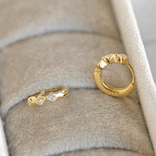 Graya Huggie Hoop Earrings - Gold