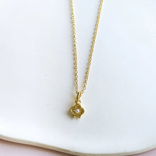 Leonora Flower and Pearl Necklace - Gold