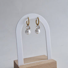 Remi Pearl Hoop Earrings - Gold