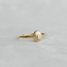 Bee Signet Ring - Gold