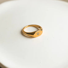 Tia Signet Ring - Gold