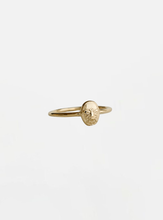 Bee Signet Ring - Gold