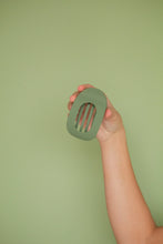 Circle Flat Claw Clip - Matte Olive