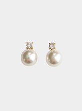 Riley Pearl Earrings - Gold