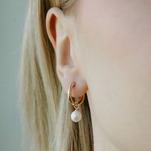 Eloise Pearl Hoops Earrings - Gold