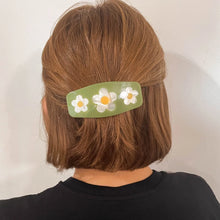 Eco-friendly Daisy Hair Barrette - Caramel