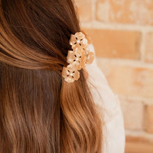 Trio Floral Claw Clip - Butterscotch
