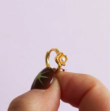 Leonora Flower and Pearl Earrings - Gold