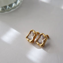 Kira Stud Earrings - Gold