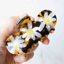 Eco-friendly Daisy Flower Curved Hair Claw Clip - Amber Tortoise