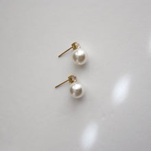 Riley Pearl Earrings - Gold