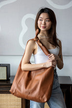 Knot Leather Shoulder Bag - Cognac