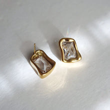 Kira Stud Earrings - Gold