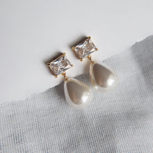 Ryan Pearl Earrings - Gold