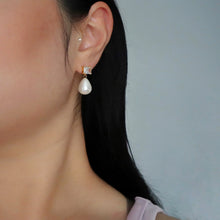 Ryan Pearl Earrings - Gold