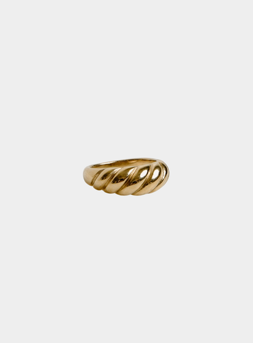 Croissant Ring - Gold