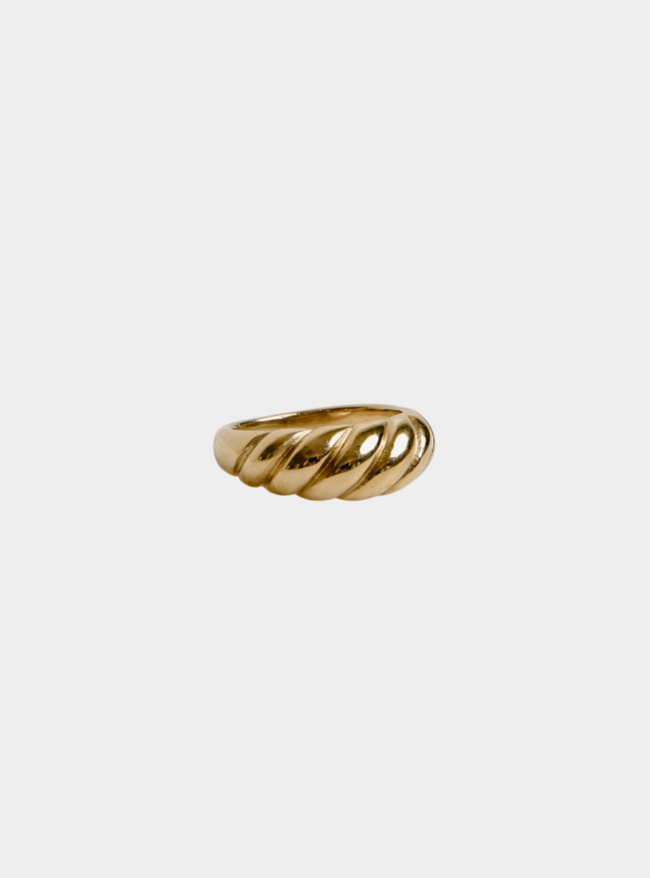 Croissant Ring - Gold