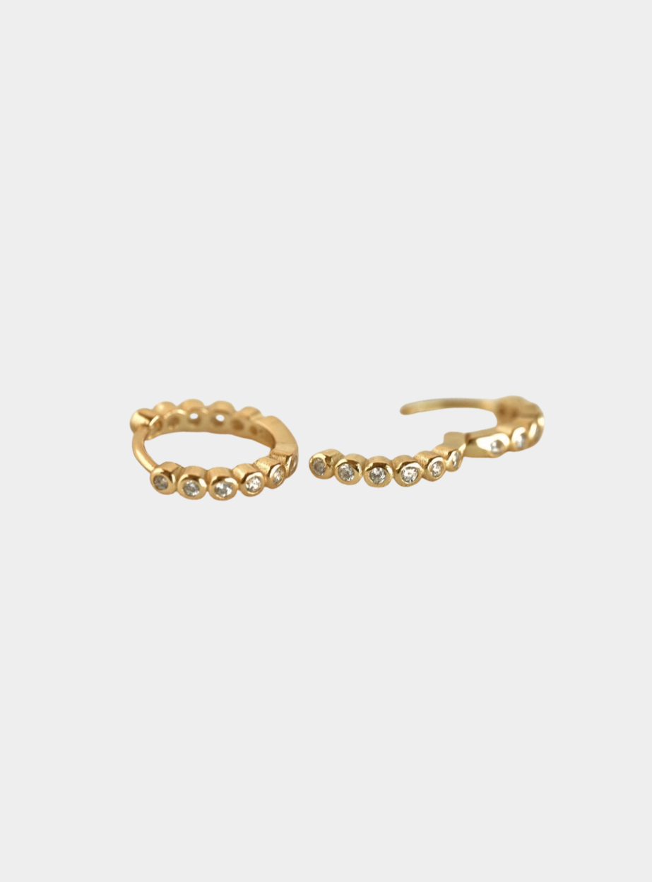 Tove Huggie Hoop Earrings - Gold