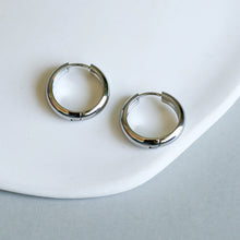 Cheri 20mm Hoop Earrings - Silver