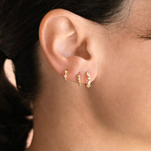 Graya Huggie Hoop Earrings - Gold