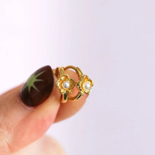 Leonora Flower and Pearl Earrings - Gold