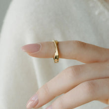 Hailey Twist Ring - Gold