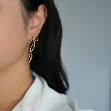 Lyla Bow Dangle Earrings - Gold