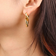 Billie Drop Earrings - Gold