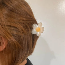 Eco-friendy Daisy Hair Claw - I