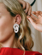 Cleo Earrings - Eggshell